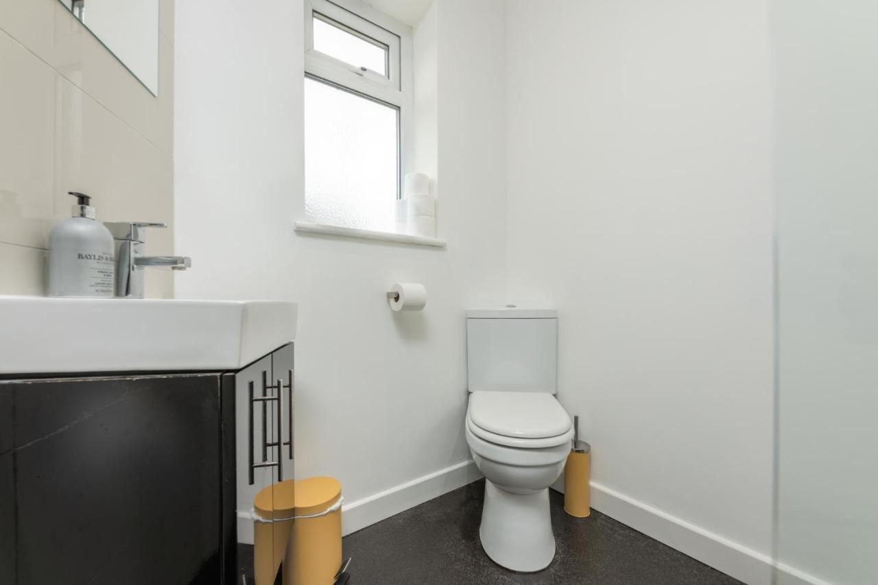Stayright- 2 Bedroom House, Centrally Located & Close Walk To City Centre Cardiff Exterior photo