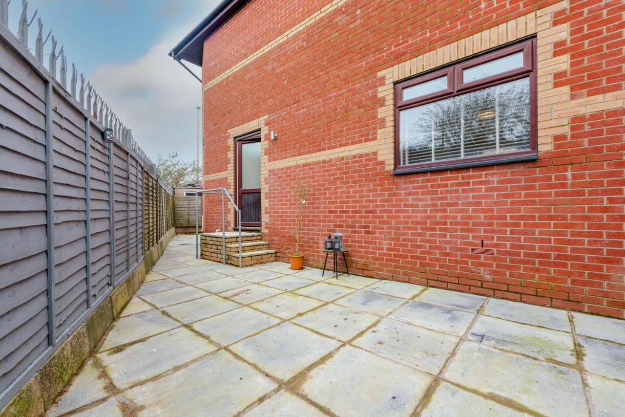 Stayright- 2 Bedroom House, Centrally Located & Close Walk To City Centre Cardiff Exterior photo